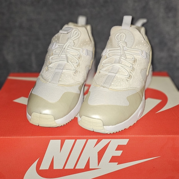 Nike Air Huarache Utility - Picture 1 of 4